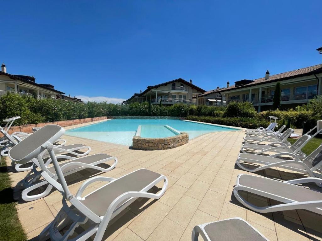 Sirmione Appartement Residenz Cesare Bagian luar foto