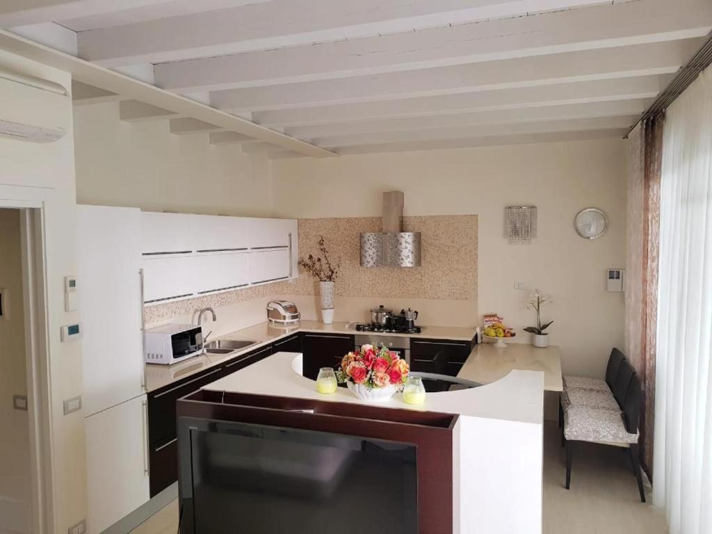 Sirmione Appartement Residenz Cesare Bagian luar foto