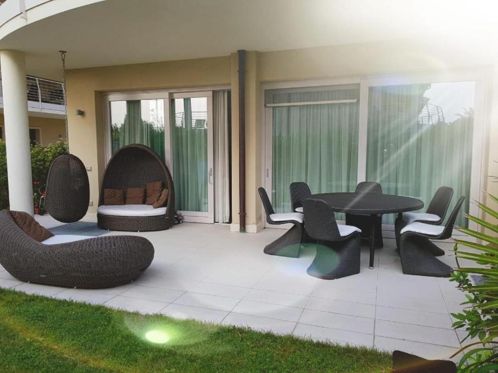 Sirmione Appartement Residenz Cesare Bagian luar foto