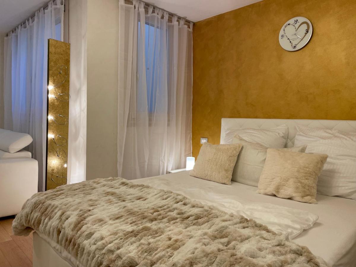 Sirmione Appartement Residenz Cesare Bagian luar foto