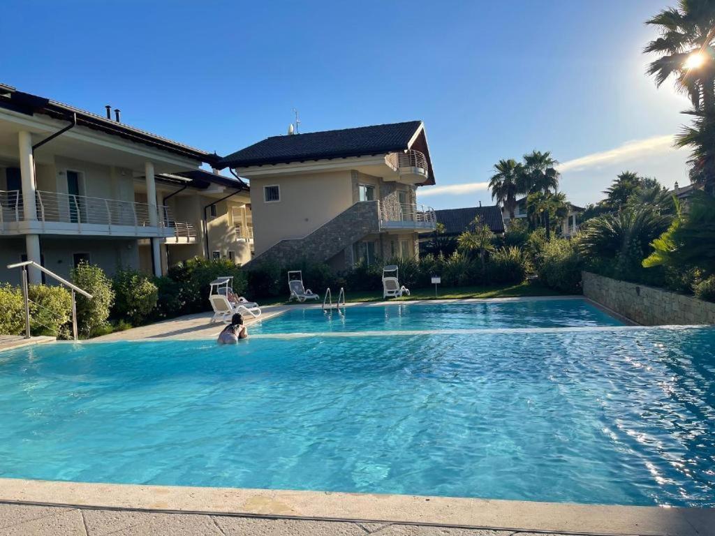 Sirmione Appartement Residenz Cesare Bagian luar foto