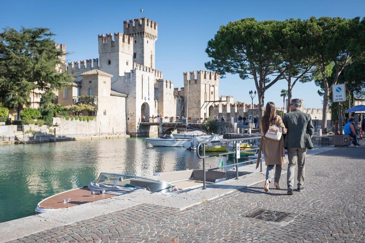 Sirmione Appartement Residenz Cesare Bagian luar foto